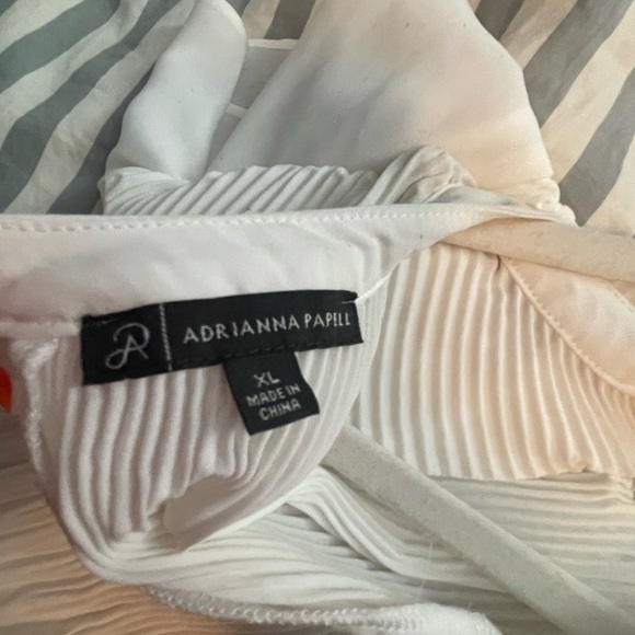 NWOT Adrianna Papell Blouse Ivory Pleated Flutter Sleeve small dirt mark - Picture 6 of 8